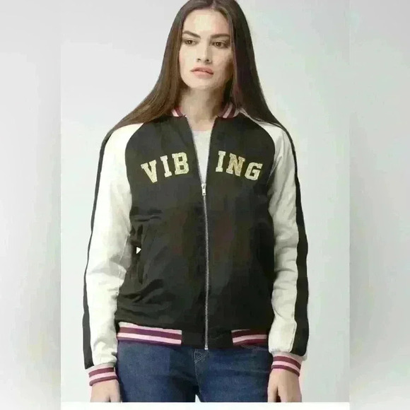 Forever 21 Black solid  bomber size M - Picture 2 of 9